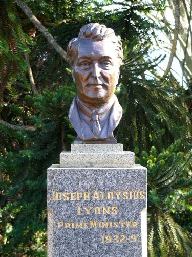 10th Prime Minister : Joseph Lyons