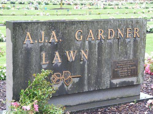 Alan Gardner : 19-February-1942