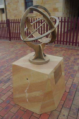 Anglo Australian Telescope Sundial : July 2014