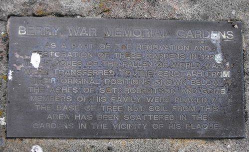 Berry War Memorial : 17-January-2011