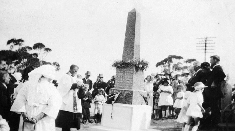 25-April-1925 : Memorial unveiling : State Library of South Australia - B-2646