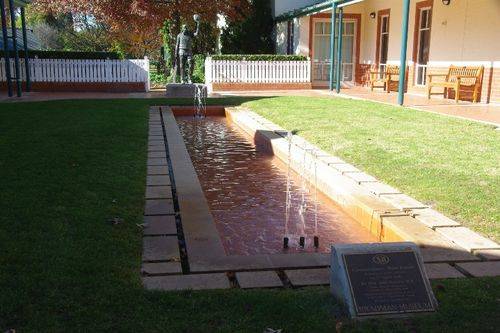 Commemorative Water Feature : August 2014