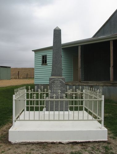 Bungarby War Memorial : 17-October-2011