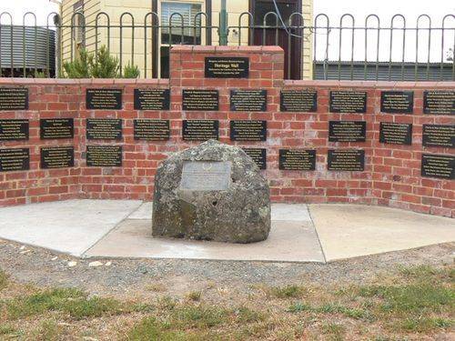 Bungaree War Memorial : 18-January-2013