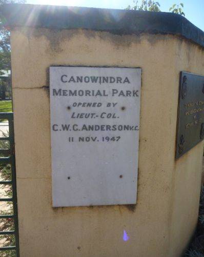 Canowindra Memorial Gates & Park : 29-April-2012
