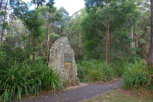 Captain Cook Monument 2 : June 2014