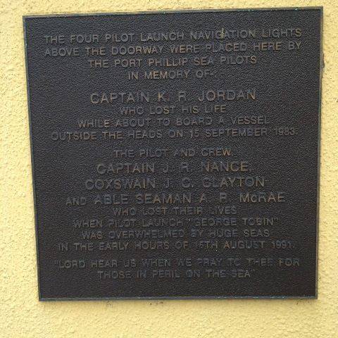 Sea Pilots & Crew Plaque : December 2013