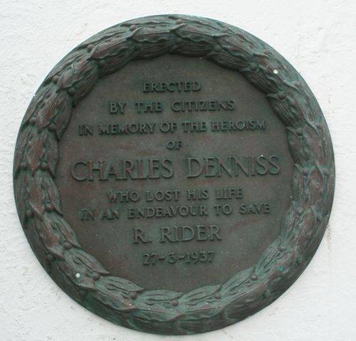 Charles Denniss Plaque : 26-03-2014