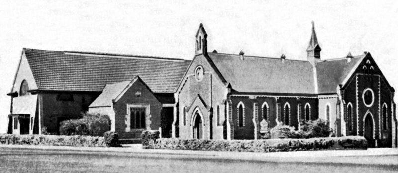 1949 : hall is the building on the left