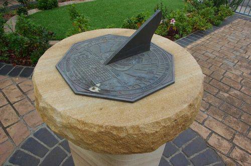 Sundial 2 : Feb 2014