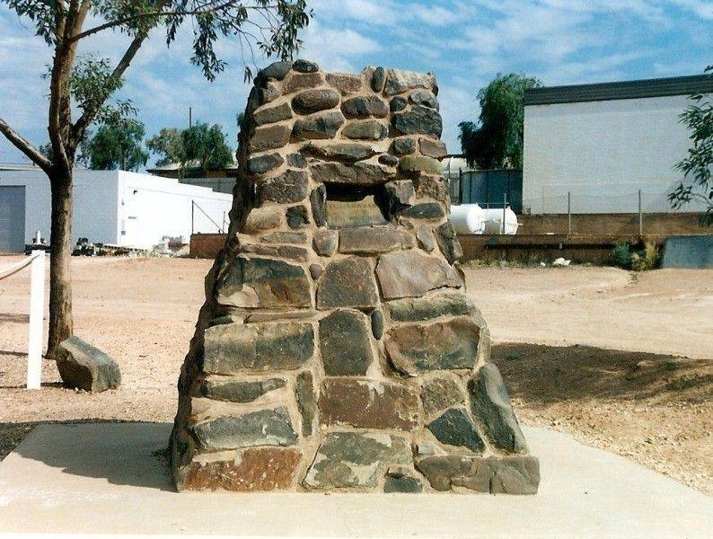 Coober Pedy War Memorial : 2004