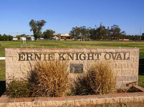 Ernie Knight Oval & Wall : 29-July-2014
