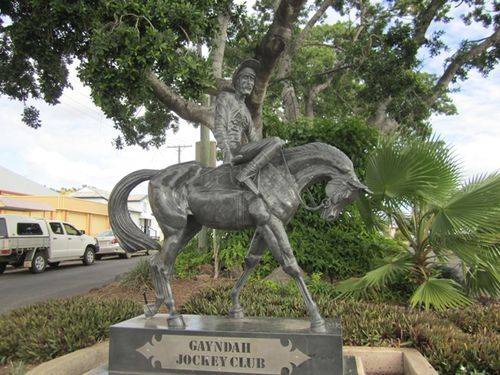 Gayndah Derby Statue : 17-07-2012