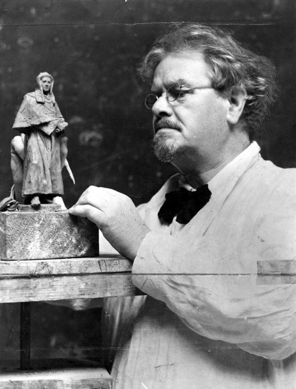 1934 : Paul Montford with clay model of monument : State Library of Victoria : H38849/1926