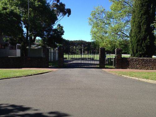 Gisborne Memorial Gates 2 : November 2013