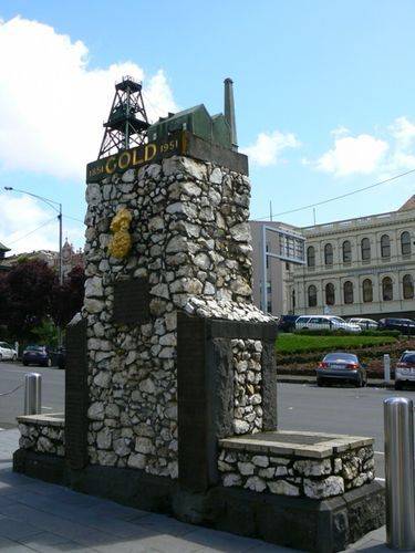 Gold  Monument : 09-October-2011