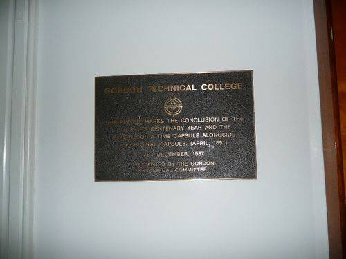 Gordon Centenary Year Plaque : December 2013