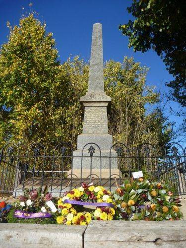 Gundaroo War Memorial : 25-April-2011