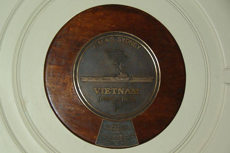 Vietnam Plaque : September-2014