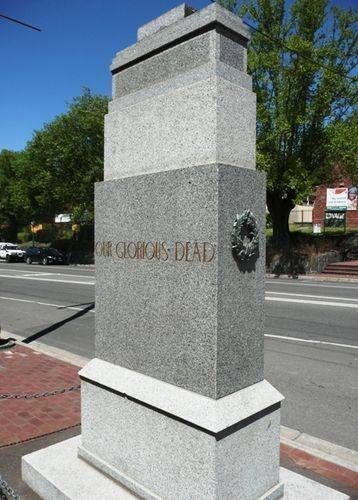 Healesville War Memorial : 01-February-2013