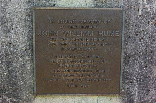 John Hume Family Plaque : June 2014