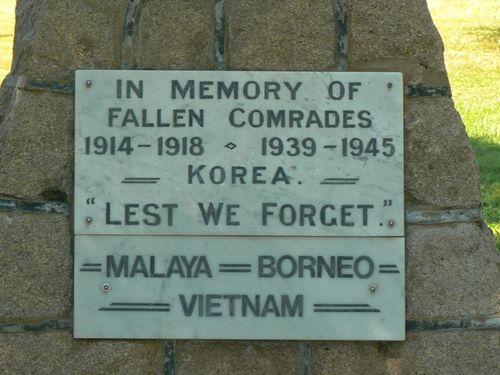 Home Hill War Memorial (orig) : 25-April-2011