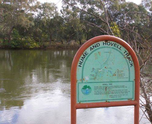 Hume & Hovell Track Sign : 16-08-2012