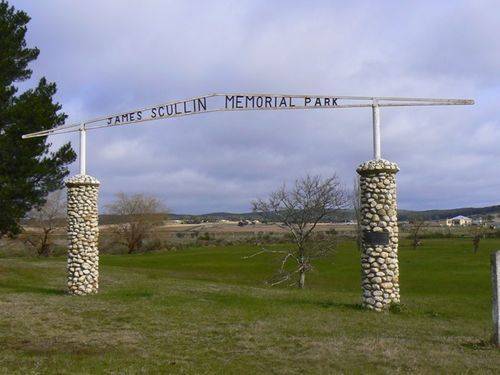James Scullin Memorial Park : 10-July-2011