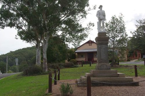 Kendall War Memorial : June 2014