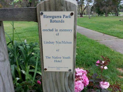 Lindsay MacMahon Plaque : November 2013