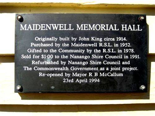Maidenwell Memorial Hall Plaque : 30-07-2009