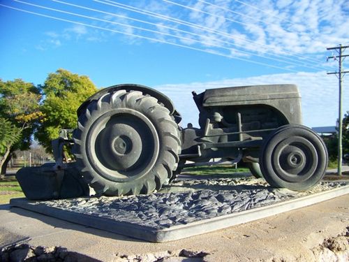 Massey-Ferguson Tractor Closeup : 24-December-2010