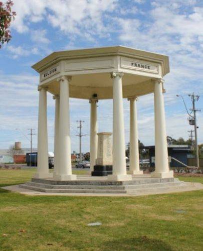 Mooroopna War Memorial : 30-September-2012