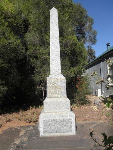 Moyston War Memorial : April 2014