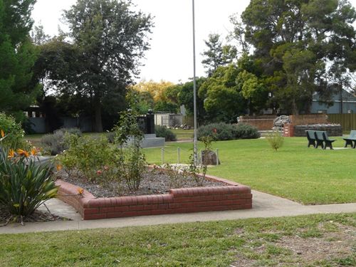 Nathalia Memorial Gardens : 15-May-2012