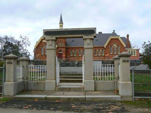 North Castlemaine Public School Memorial Gates