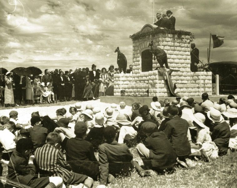 27-July-1936 : Unveiling by the Governor Sir Winston Dugan : State Library of SA 