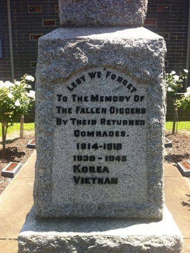 Returned Services League War Memorial : 23-December-2011