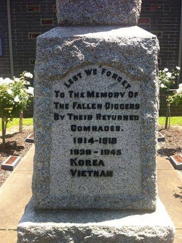 Returned Services League War Memorial : 23-December-2011 Returned Services League War Memorial : 23-December-2011