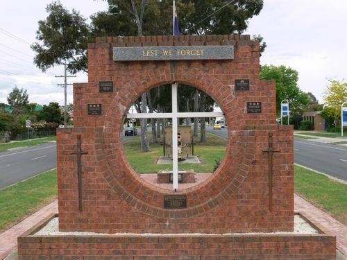 Seymour War Memorial : 21-October-2011