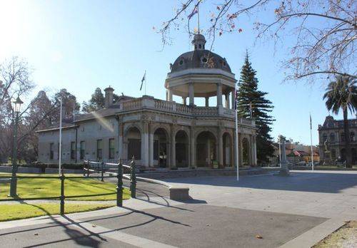 Soldiers Memorial Institute War Memorial : 18-July-2011