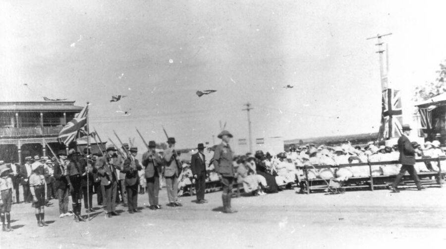 10-February-1924 : Unveiling ceremony (Yilgarn Shire Council)