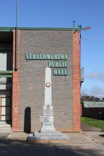 Strathmerton War Memorial : 11-August-2011