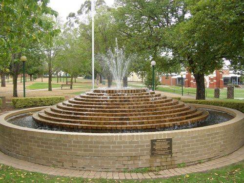 Sunbury Water Fountain : 18-04-2014