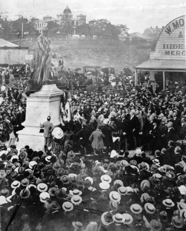 22-August-1902 : Unveiling (State Library of Queensland)