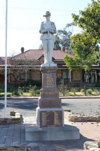 Tarlee War Memorial : 6-September-2011