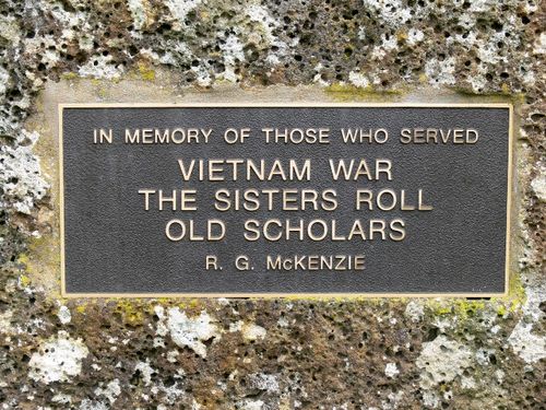 The Sisters War Memorial : 17-July-2011