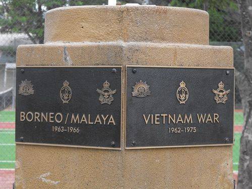 Thirlmere War Memorial : 03-May-2011