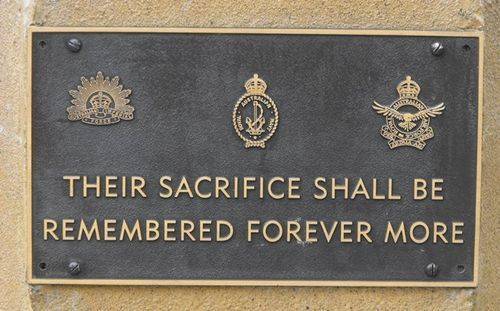 Thirlmere War Memorial : 03-May-2011