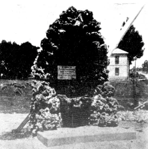1903 : Original fountain after its dedication